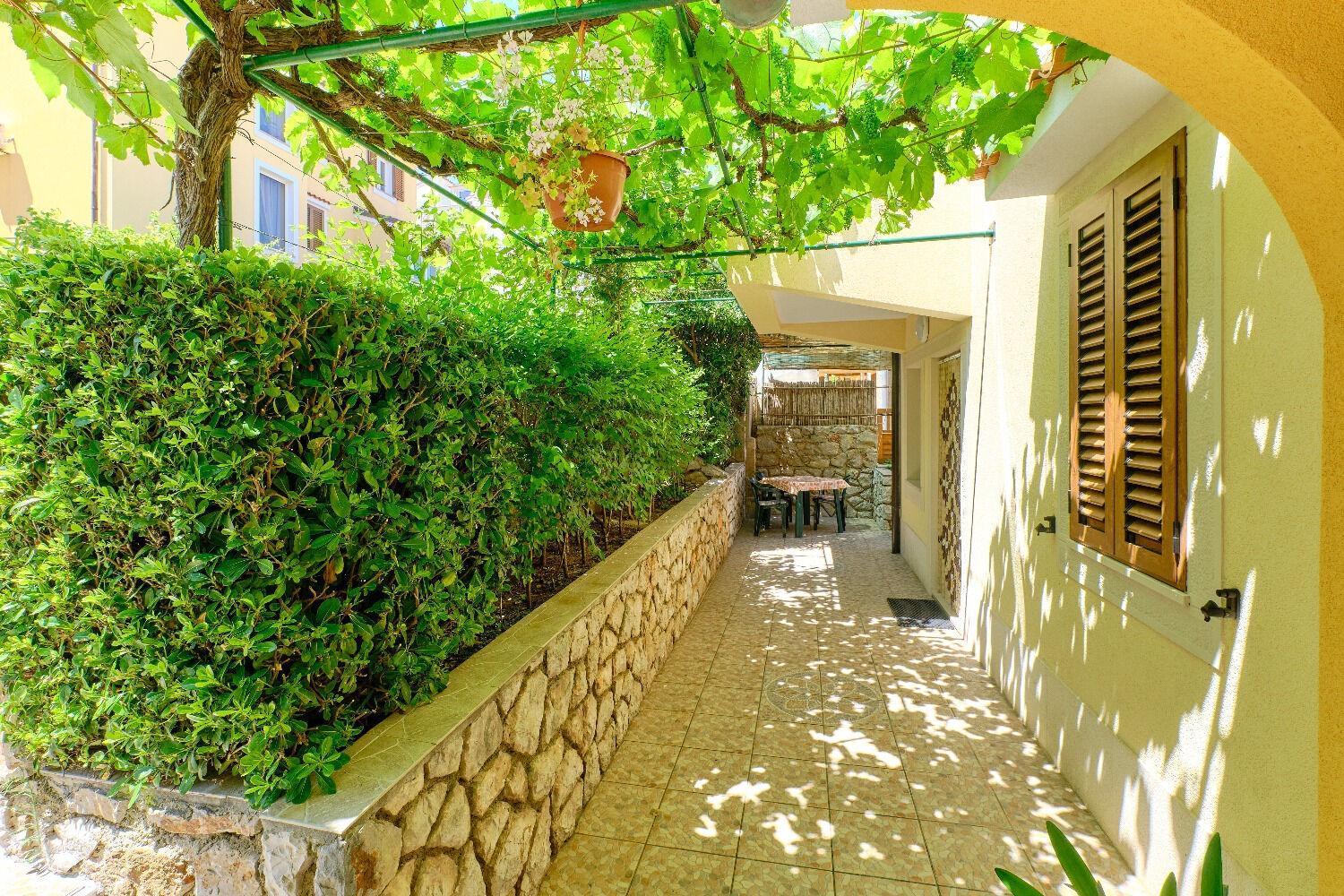 Apartments Nada - 150 M From Sea Mali Losinj Exterior photo